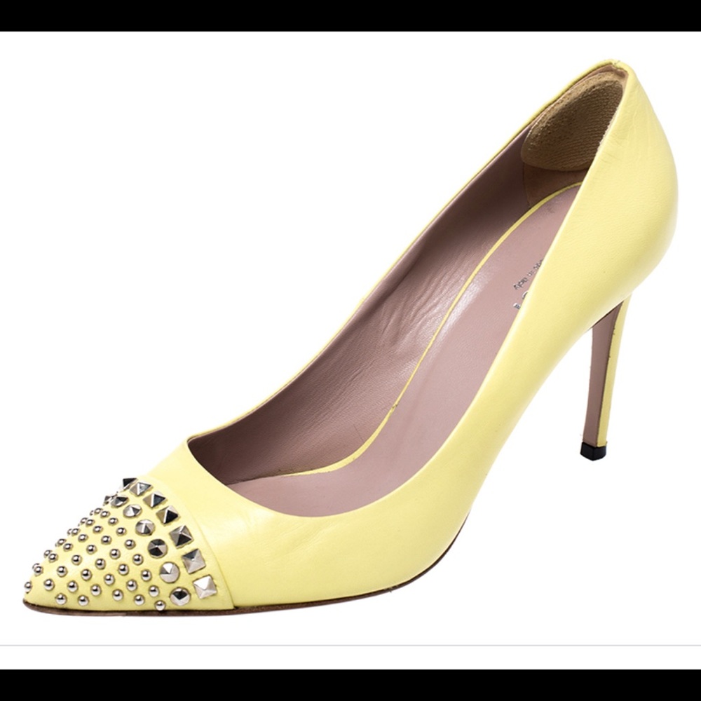 Gucci yello pumps